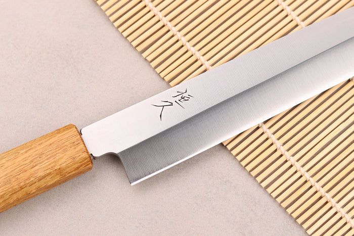 Couteau yanagiba 27cm artisanal japonais Tsunehisa AUS-8 manche en chêne