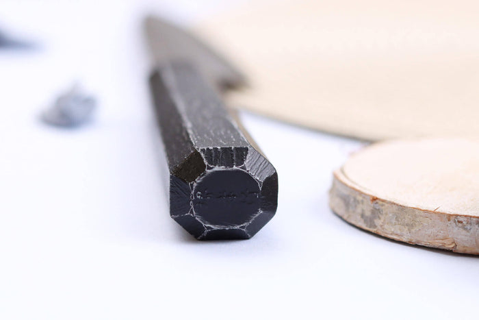 Couteau yanagiba japonais 21cm Sakai Takayuki Nanairo manche en résine ABS laquée