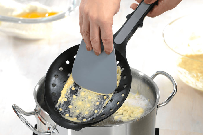 Cuillère à spaetzle Gefu Scodel avec spatule flexible