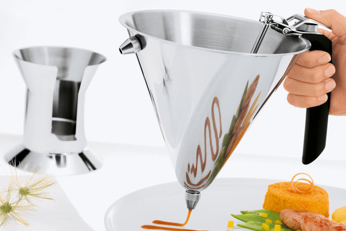 Entonnoir à pâtisserie et sauces Rosle en inox diamètre 19cm avec socle