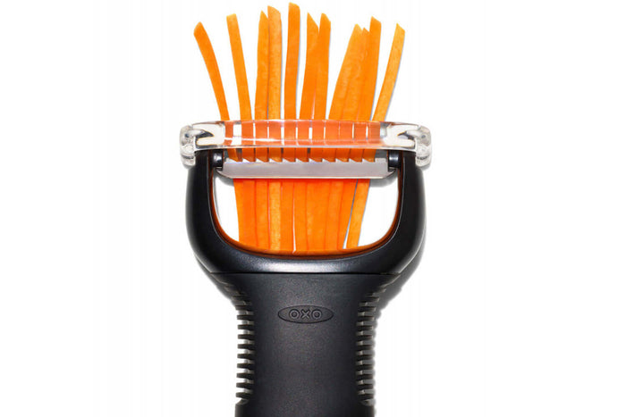 Eplucheur à julienne OXO inox lame crantée manche noir