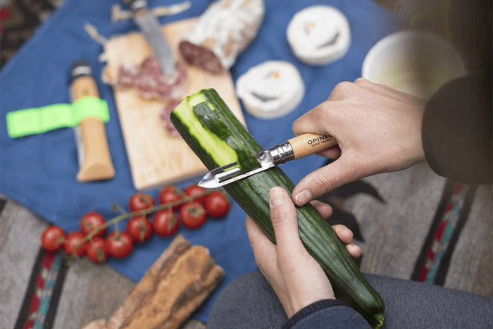Éplucheur de poche Opinel n°06 lame 6cm manche hêtre