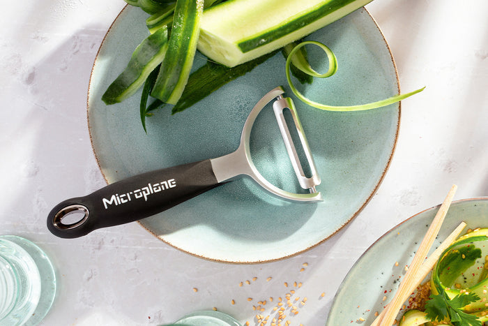 Éplucheur Microplane lame droite en acier inoxydable