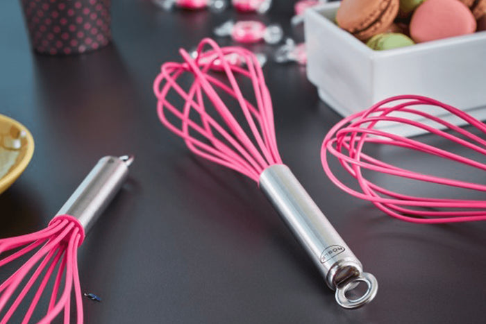 Fouet de cuisine Rösle Pink Charity en silicone rose 27cm