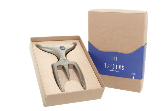 Fourchette à viande Tridens en acier inox brut avec socle en hêtre à empreinte