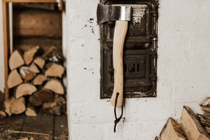 Hache de camping Marttiini 1031030 manche en bois de frêne avec couvre-lame