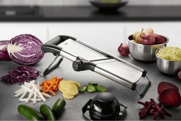 Mandoline Gefu Volari en acier inoxydable 41,5cm avec poussoir