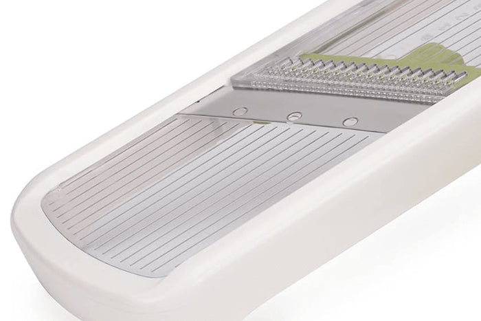 Mandoline Joseph Joseph Multi-Grip Plus avec poussoir et poignée pliante