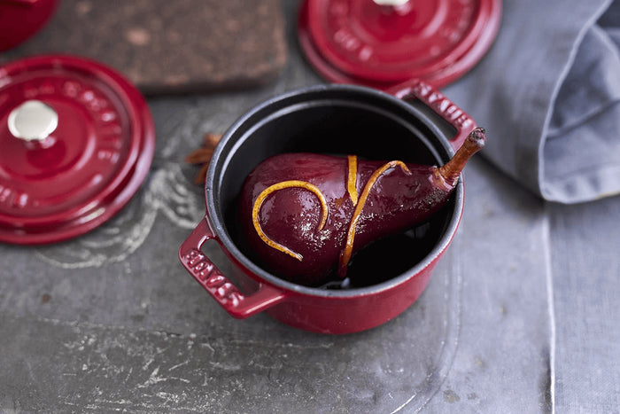 Mini cocotte Staub ronde en fonte émaillée cerise 10cm