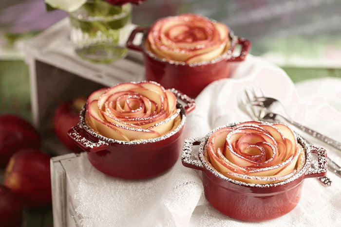 Mini cocotte Staub ronde en fonte émaillée cerise 10cm