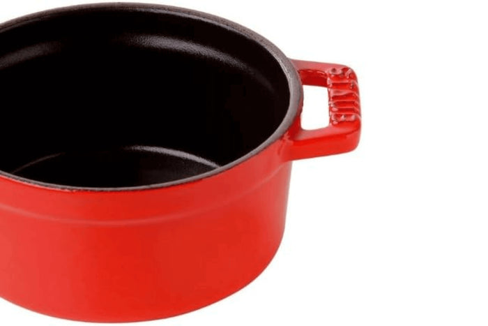 Mini cocotte Staub ronde en fonte émaillée cerise 10cm
