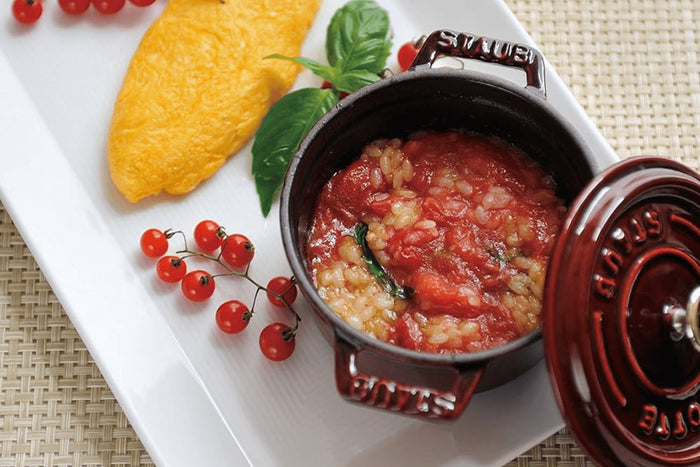 Mini cocotte Staub ronde en fonte émaillée grenadine 10cm