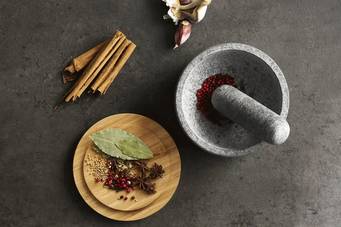 Mortier et pilon Joseph Joseph Dash en granite avec couvercle en bambou