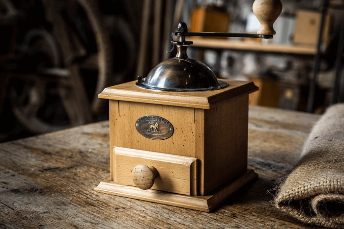 Moulin à café manuel Peugeot Antique en hêtre patiné 21cm
