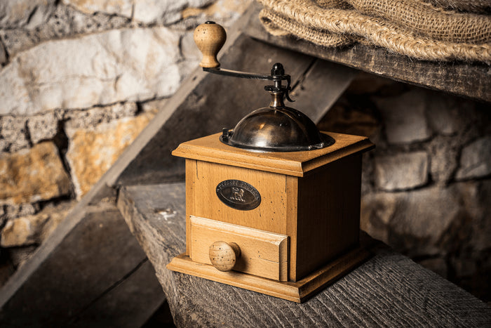 Moulin à café manuel Peugeot Antique en hêtre patiné 21cm