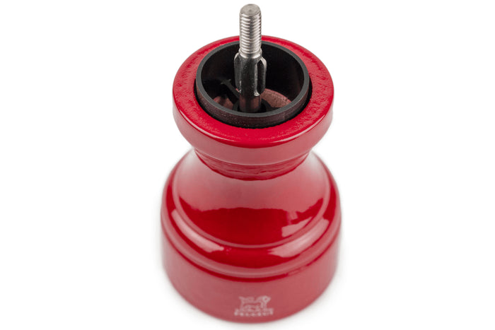 Moulin à poivre manuel Peugeot Bistro en bois de hêtre laqué rouge passion 10cm