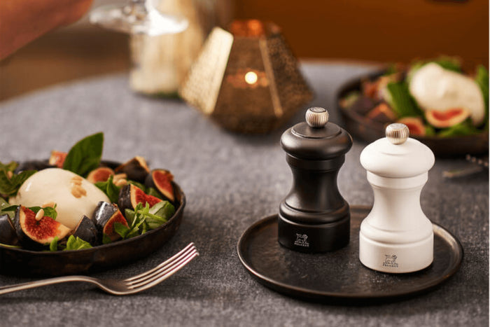 Moulin à poivre manuel Peugeot Bistro en bois de hêtre noir mat 10cm