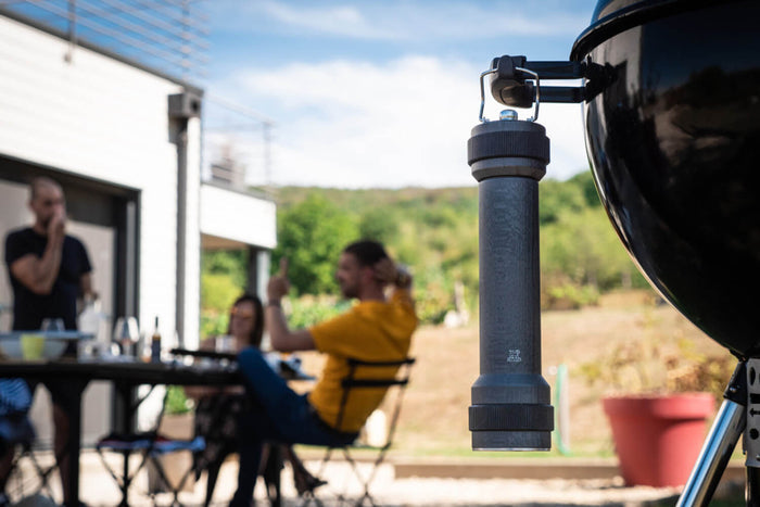 Moulin à poivre manuel Peugeot spécial barbecue avec éclairage 30cm