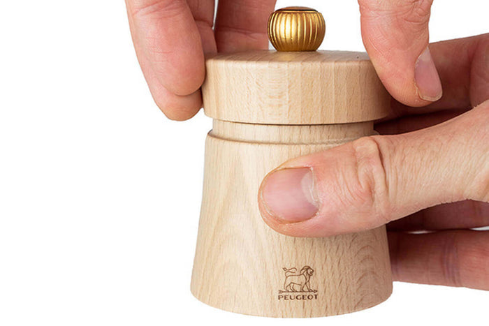 Moulin à sel manuel Peugeot Baya en bois de hêtre 8cm