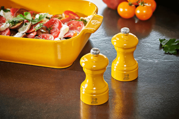 Moulin à sel sec manuel Peugeot Bistro en bois de hêtre laqué jaune safran 10cm