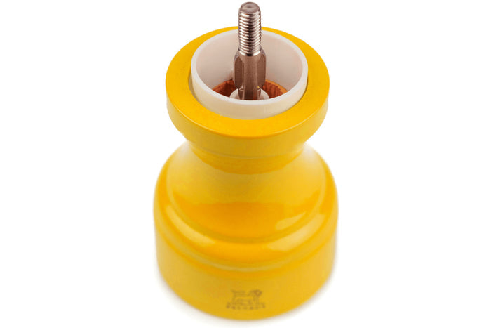 Moulin à sel sec manuel Peugeot Bistro en bois de hêtre laqué jaune safran 10cm