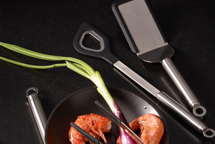 Palette-sandwich coudée Rösle en silicone et acier inoxydable 26cm