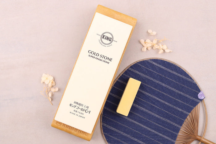 Pierre à aiguiser japonaise King Gold Super Finish grains 8000 avec support + pierre Nagura