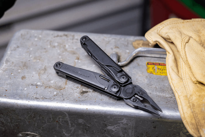 Pince multifonction Leatherman Surge 830165 21 fonctions + étui nylon