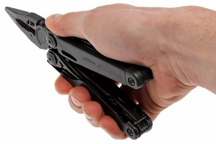 Pince multifonction Leatherman Surge Black 831333 21 fonctions + étui nylon