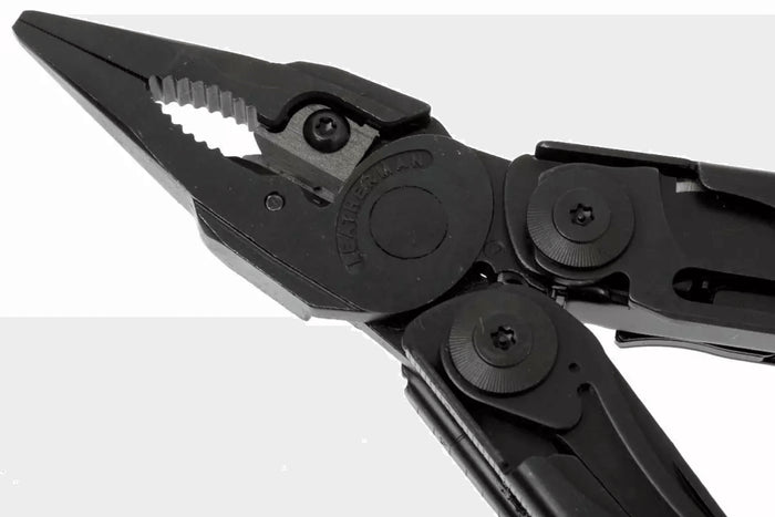 Pince multifonction Leatherman Surge Black 831333 21 fonctions + étui nylon