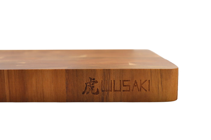 Planche à découper Wusaki bois d'acacia damier pieds antidérapants 40 x 28,5 x 2,5cm