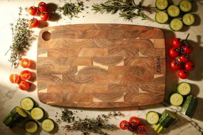 Planche à découper Wusaki en bois d'acacia damier 35 x 24 x 2cm