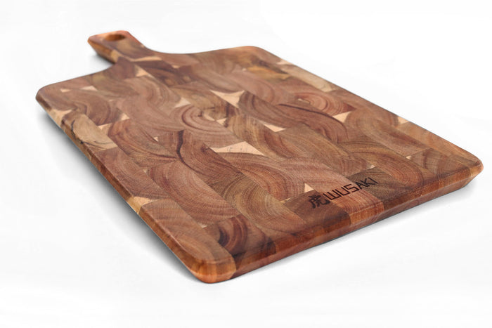 Planche à découper Wusaki en bois d'acacia damier avec poignée 41 x 22 x 2cm