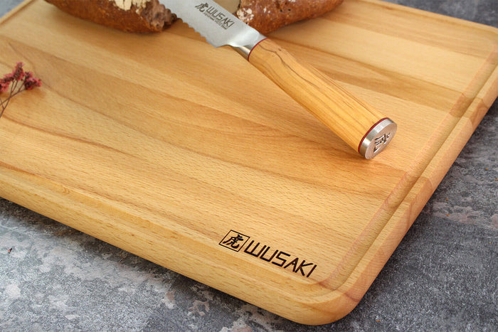 Planche à découper Wusaki en bois de hêtre certifié FSC avec rigole - 40 x 30 x 1,9 cm