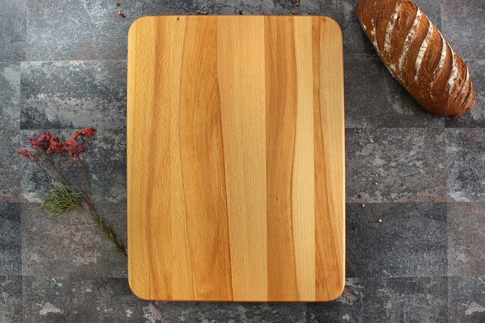 Planche à découper Wusaki en bois de hêtre certifié FSC avec rigole - 40 x 30 x 1,9 cm