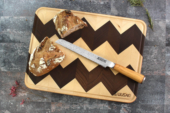 Planche à découper Wusaki en bois de hêtre thermo-traité certifié FSC avec rigole - 40 x 30 x 1,9 cm
