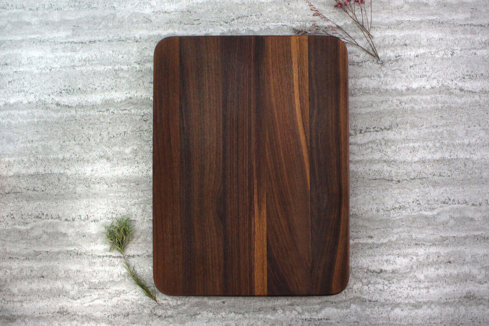 Planche à découper Wusaki en bois de noyer avec rigole - 40 x 30 x 1,9 cm