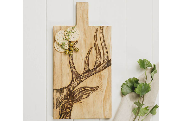 Planche de service en chêne Selbrae House 50x25x2cm avec poignée - Motif cerf