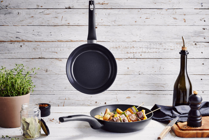 Poêle à frire antiadhérente Beka Kuro en aluminium noir 28cm