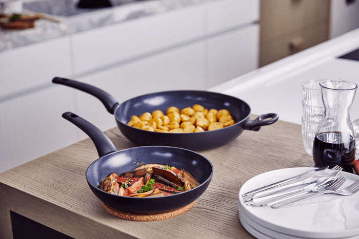 Poêle à frire antiadhérente Beka Kuro en aluminium noir 30cm