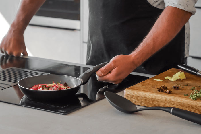 Poêle à frire antiadhésive MasterClass Can-to-Pan en aluminium recyclé 20cm