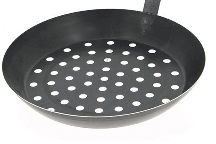 Poêle à marrons perforée De Buyer 5490.28 28cm en tôle d'acier bleuie pour cuisson sur braise