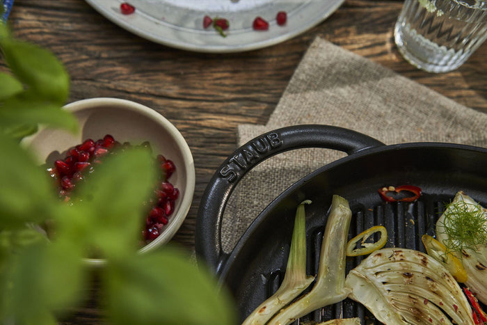 Poêle gril Staub Pure ronde en fonte émaillée noir mat - 26cm