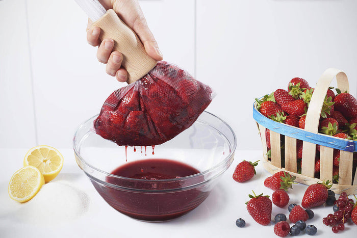 Presse-fruits/coulis étamine en nylon et poussoir en bois