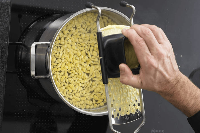 Rabot à spätzle Rösle en acier inoxydable