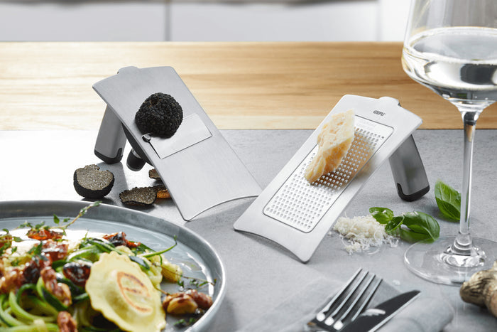 Râpe de fin gourmet Gefu Tartufolo en acier inoxydable