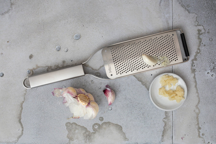 Râpe grains fins Microplane Professional Series en acier inoxydable