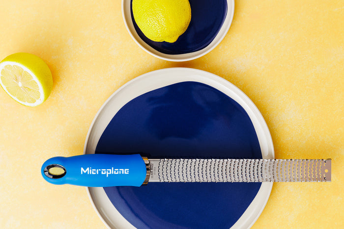 Râpe-Zesteur Microplane Premium Pop of Colour Bleu Myrtille - 20,3cm