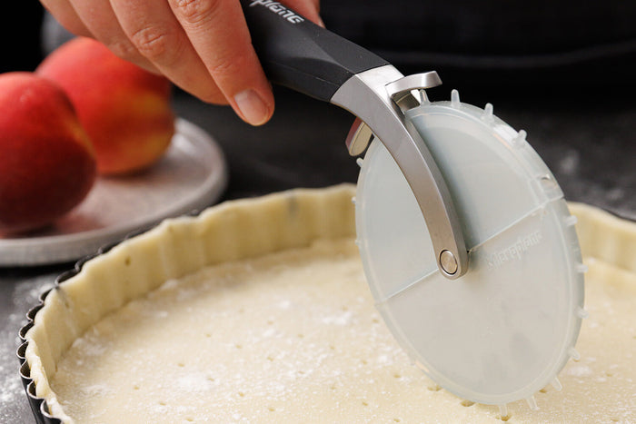 Roulette à pizza Microplane à double tranchant avec pique-pâte amovible