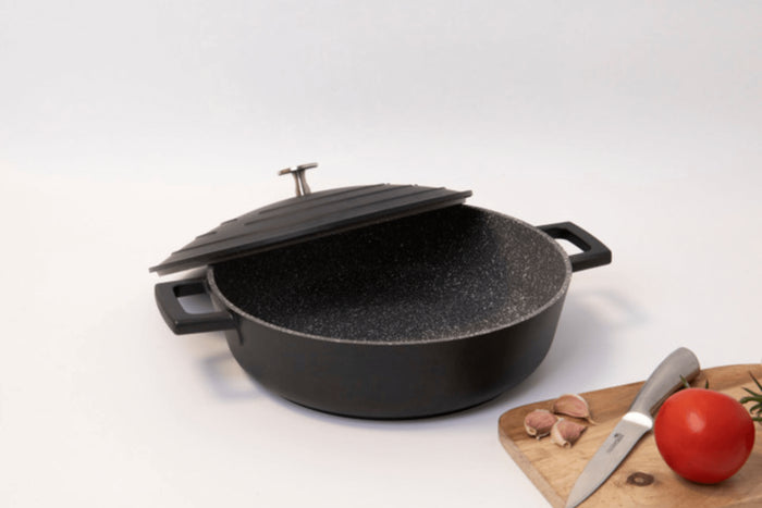 Sauteuse ronde MasterClass compatible induction en fonte d'aluminium noir 4L